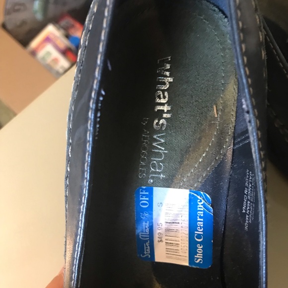 Shoes - Picture 2 of 4